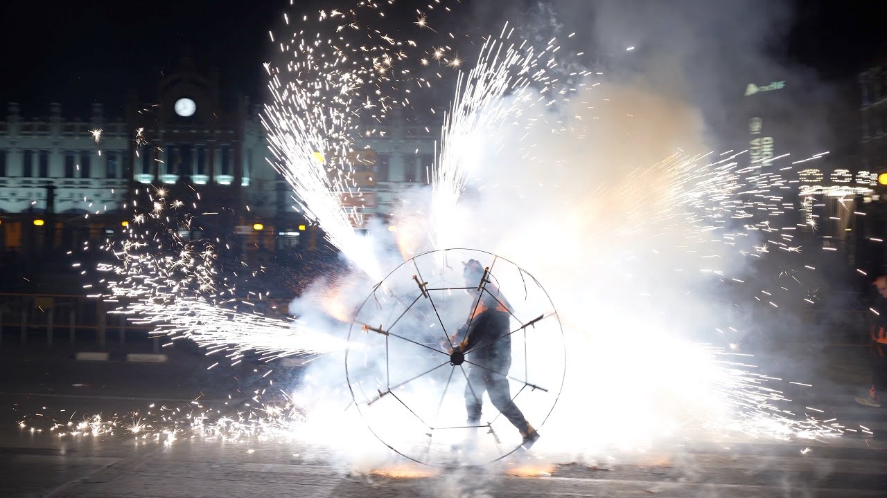 Huge Correfoc for the Gran Fira de Valencia 2022 - Fire Devil Parade