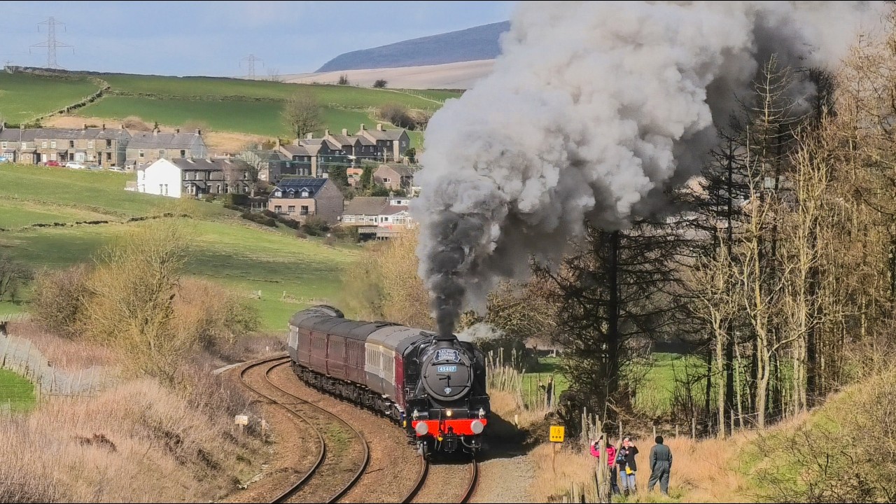 (LMS) Black Five Slogs Over The Peaks & Tunstead Quarry ! Buxton Spa Express