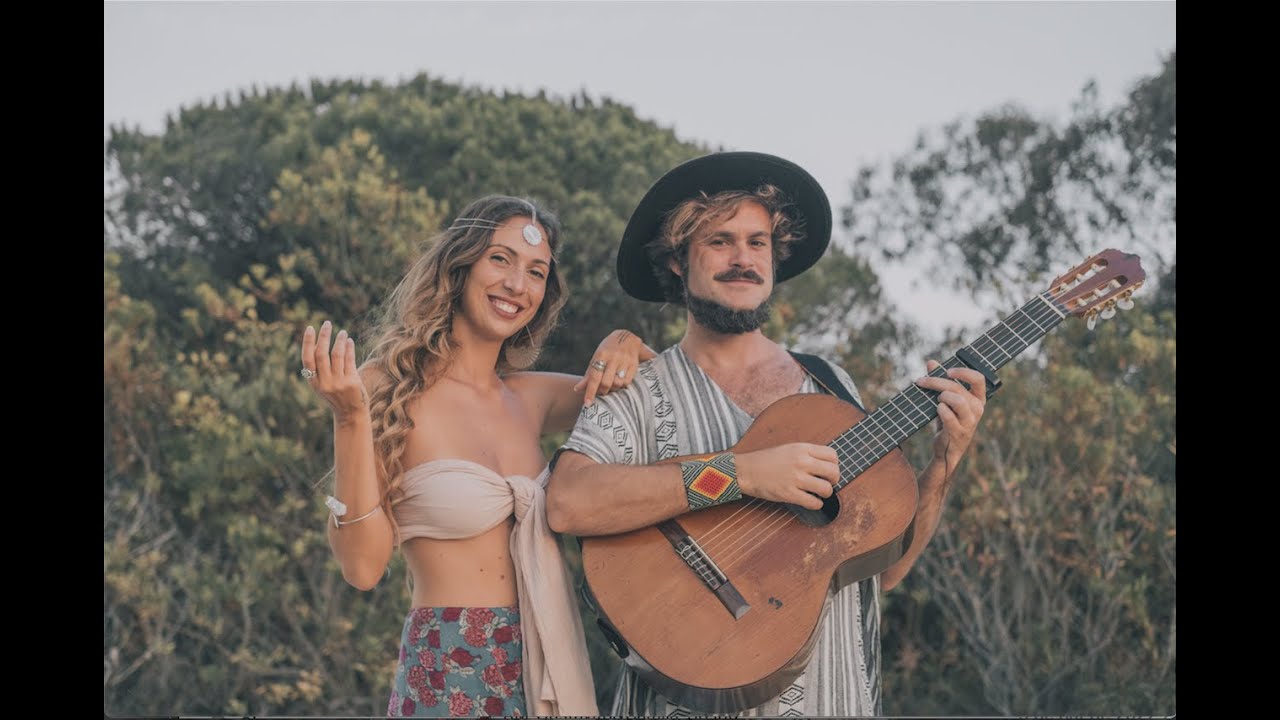 Gustavito & Camila - Ela Vem Pra Dançar