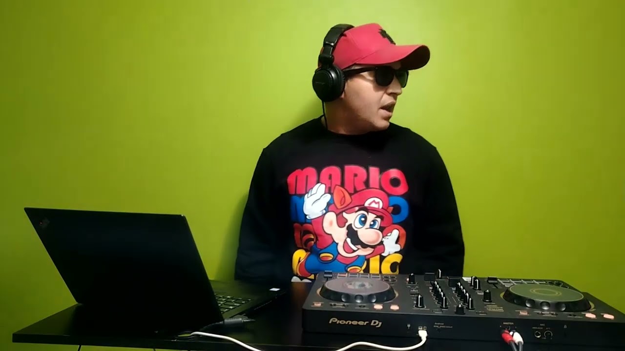 VALLENATOS PARA LAS MAMIS AL ESTILO DE DJ LANDRIX MARTINEZ