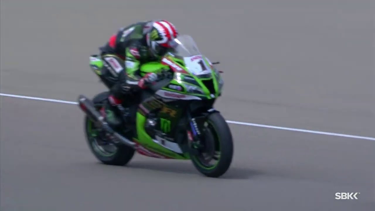 Overtakes for the victory from Jonathan Rea at Teruel!