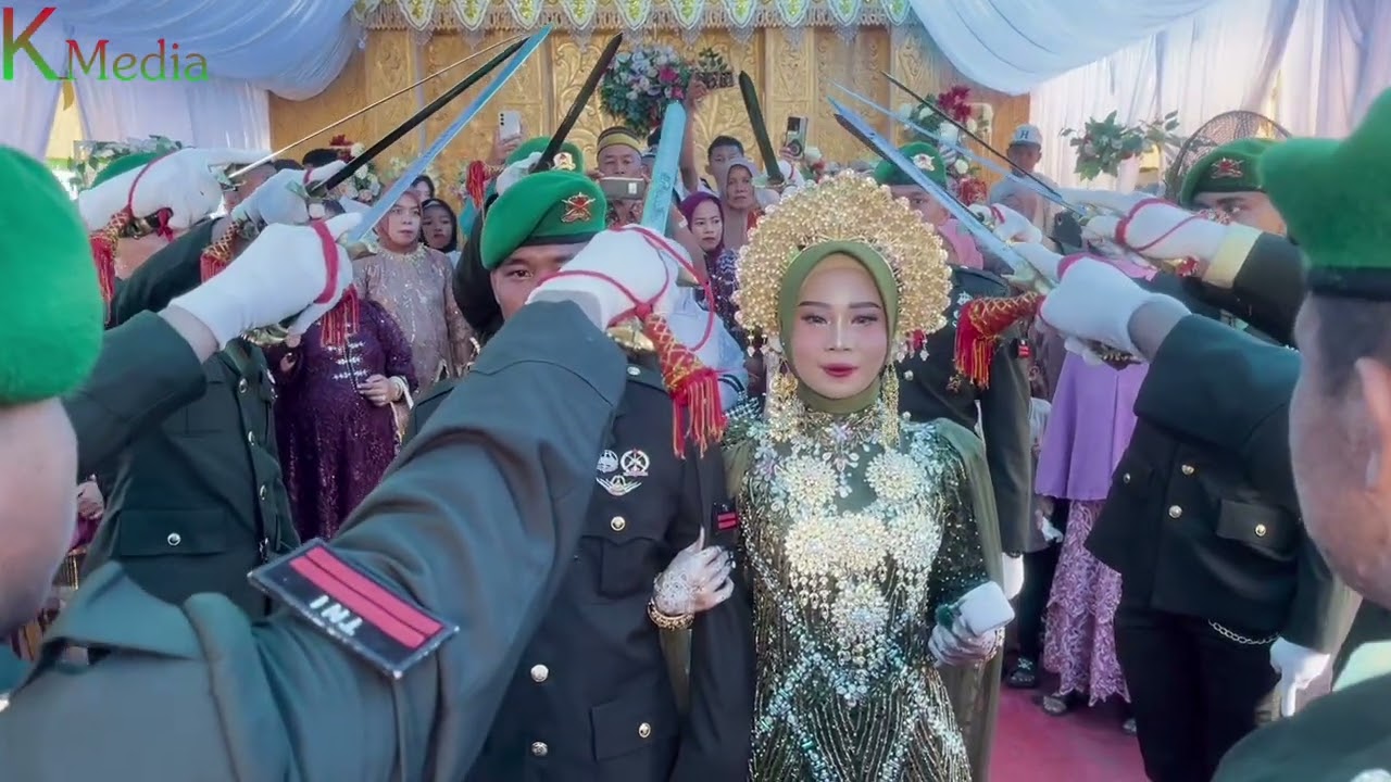 امروز ده عروسی قوماندان اندونزیایی رفتم بسیار جالب و دیدنی بود. 