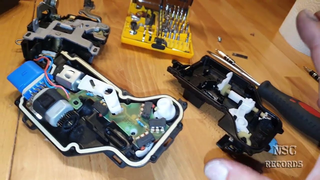 VAG Türschloß Fahrerseite Defekt / Reparatur By:NSC