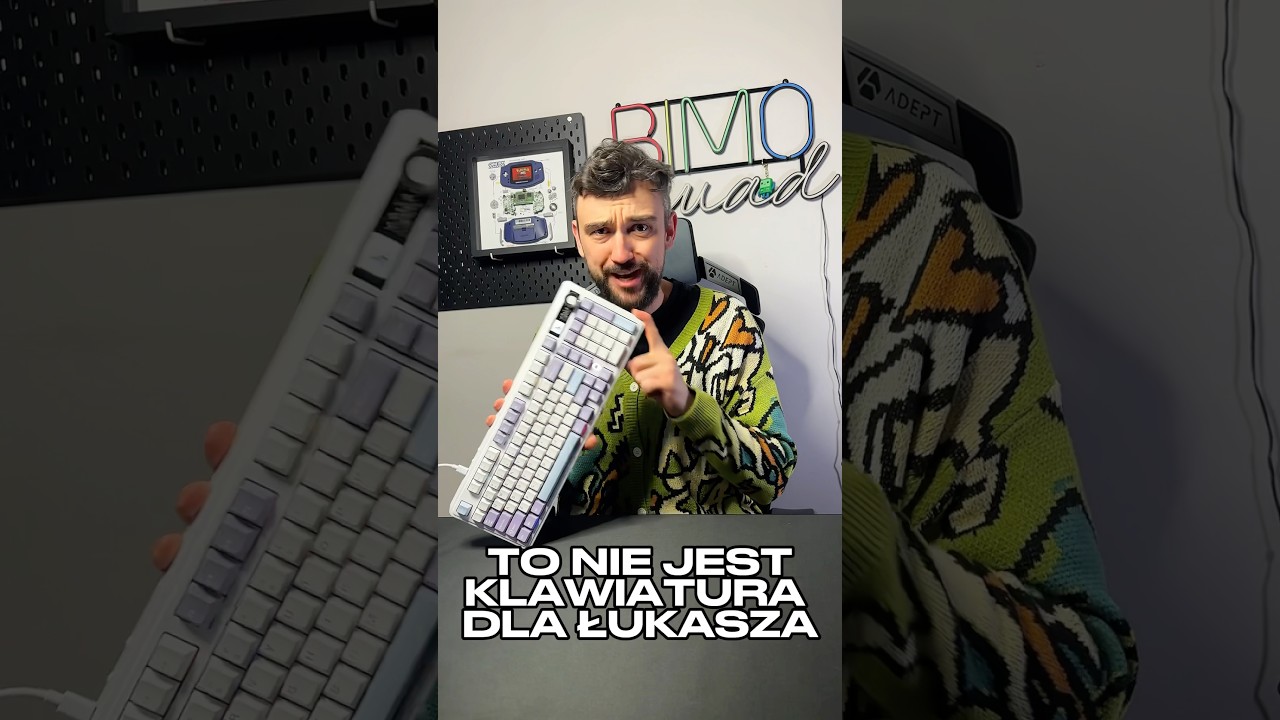 Nigdy takiej nie widzieliśmy😲 #tech #keyboard #gaming #full #lcd #white #hardware #setup #pc
