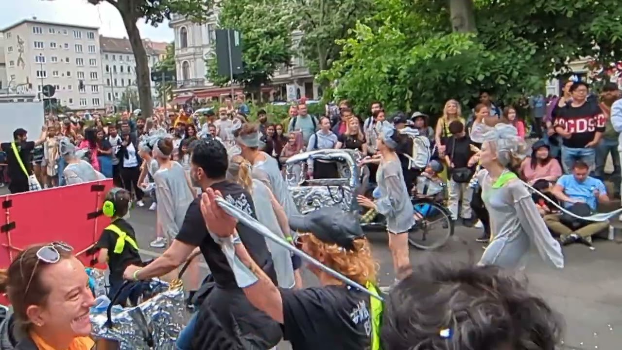 Berlin, Karneval der Kulturen 2024 - Impressionen vom Umzug