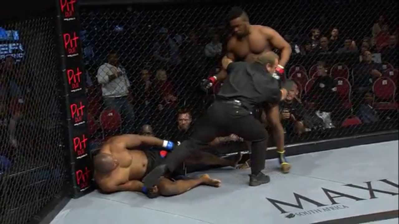EFC 30: Knife vs Misholas Fight