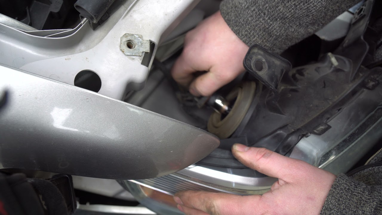 HOW TO CHANGE HEADLIGHT BULB AND REMOVE HEADLIGHT  FORD EXPLORER 2008
