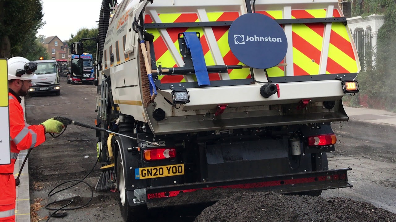 JOHNSTON VT652 ROAD SWEEPER - JM CLARK LTD