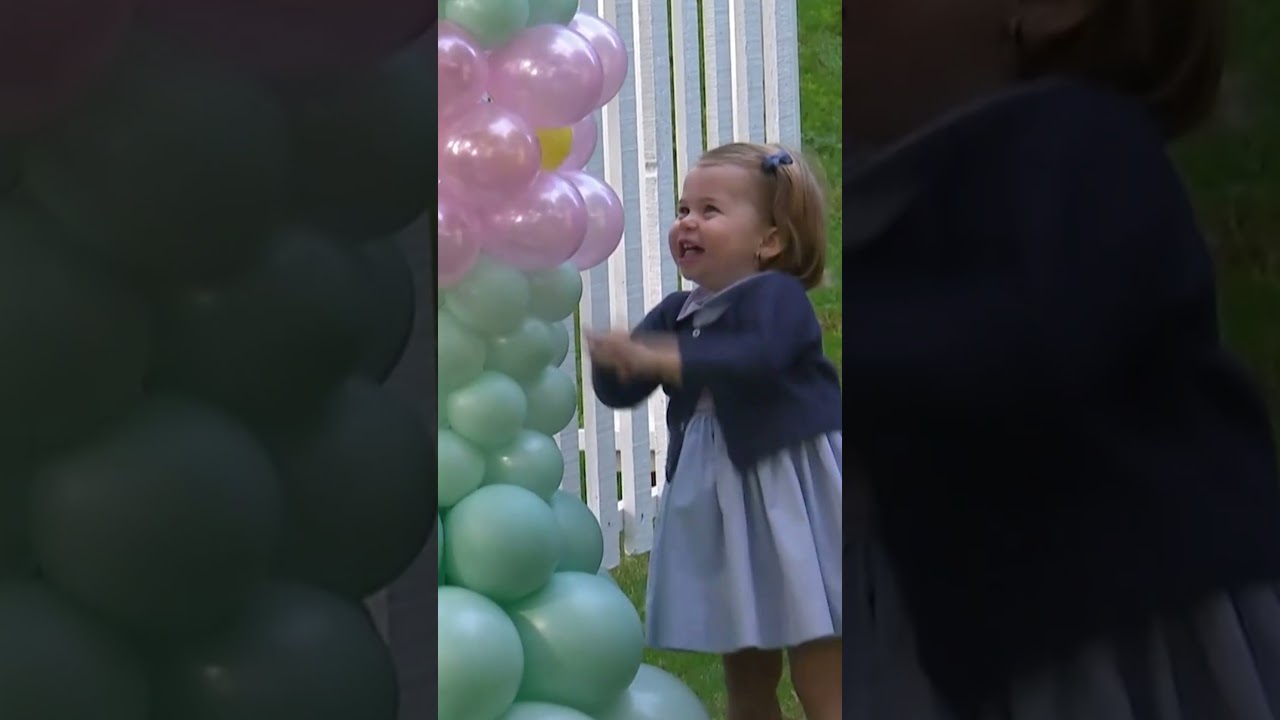 Юная принцесса Шарлотта вне себя от радости, увидев воздушные шары 🎈 | Королевское воспоминание