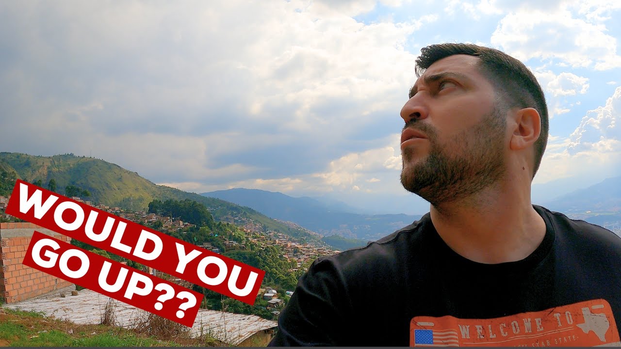 Walking Around the HIGHEST Barrio in Medellin (ALONE) 🇨🇴