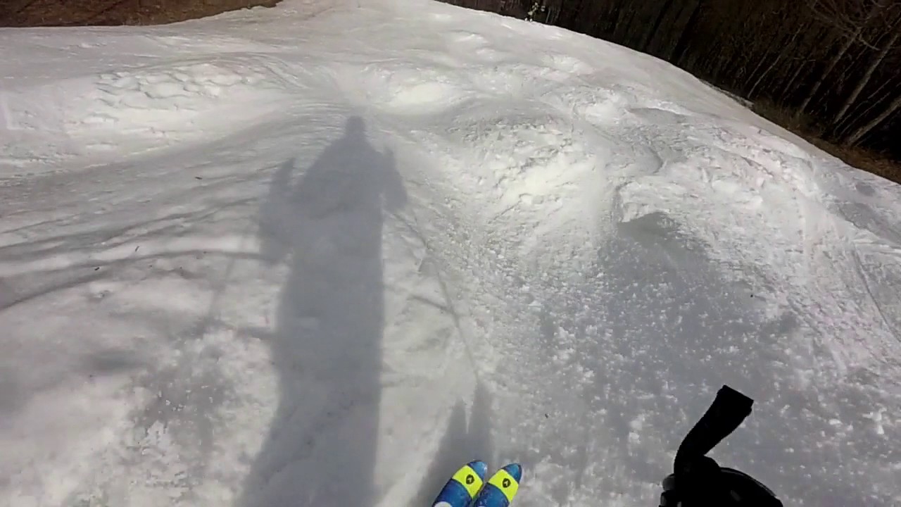 Mogul skiing on Goosebumps at Seven Springs, PA