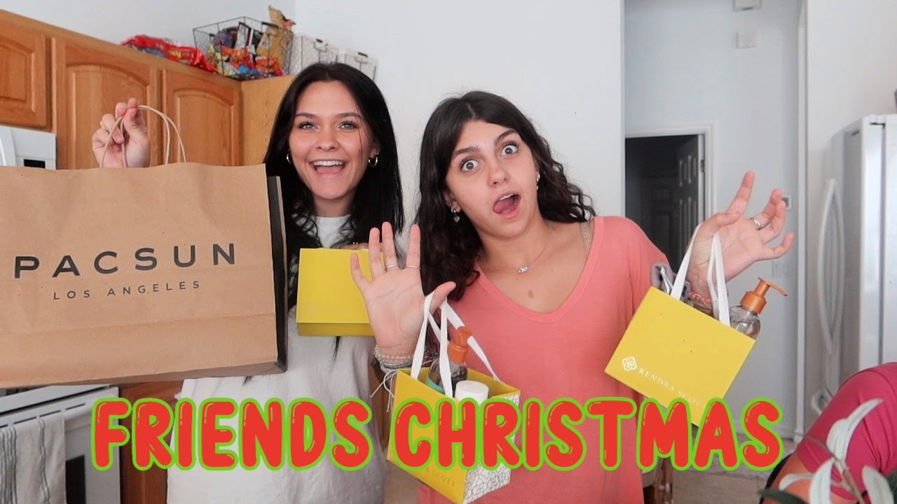 CHRISTMAS SHOPPING FOR OUR FRIENDS! EMMA AND ELLIE