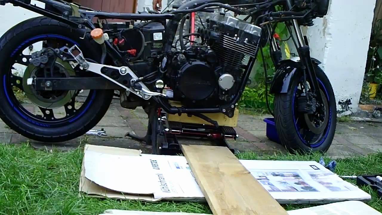 Honda CBX 750F Teil1 Kettenspanner Lichtmaschine wechseln  Motorausbau