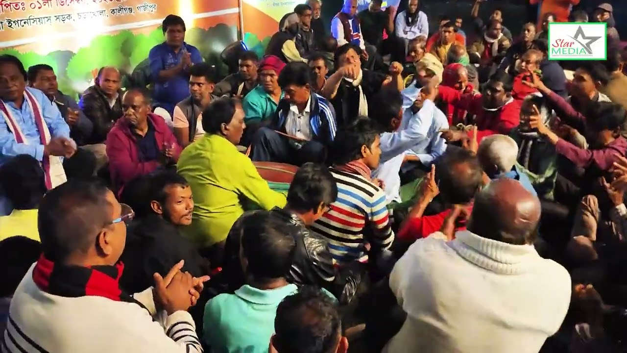 বৈঠকী গান পরিবেশন করছেন দুঙ্গু পণ্ডিত স্মারকগ্রন্থ ঐতিহাসিক প্রকাশনা উৎসবে, চড়াখোলা
