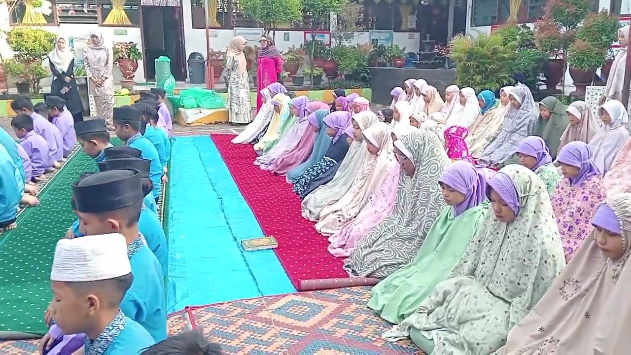 'Juhud'  jum'at Pagi kHususkan Dhuha. Salah satu Inovasi pendidikan di SDN 33 Tanjung sabar.