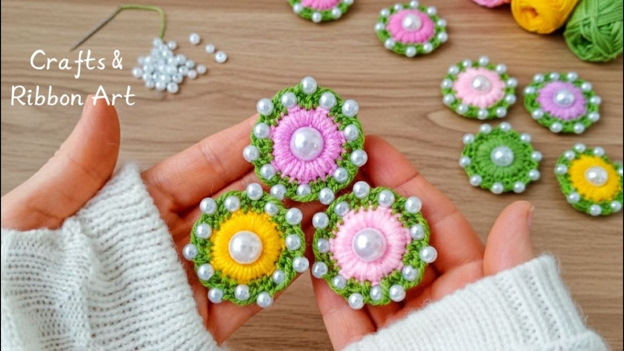 Flowers That Everyone Loves 💖🌟 Yarn Flowers in a Super Easy Way - You will Love This Cute Idea !!