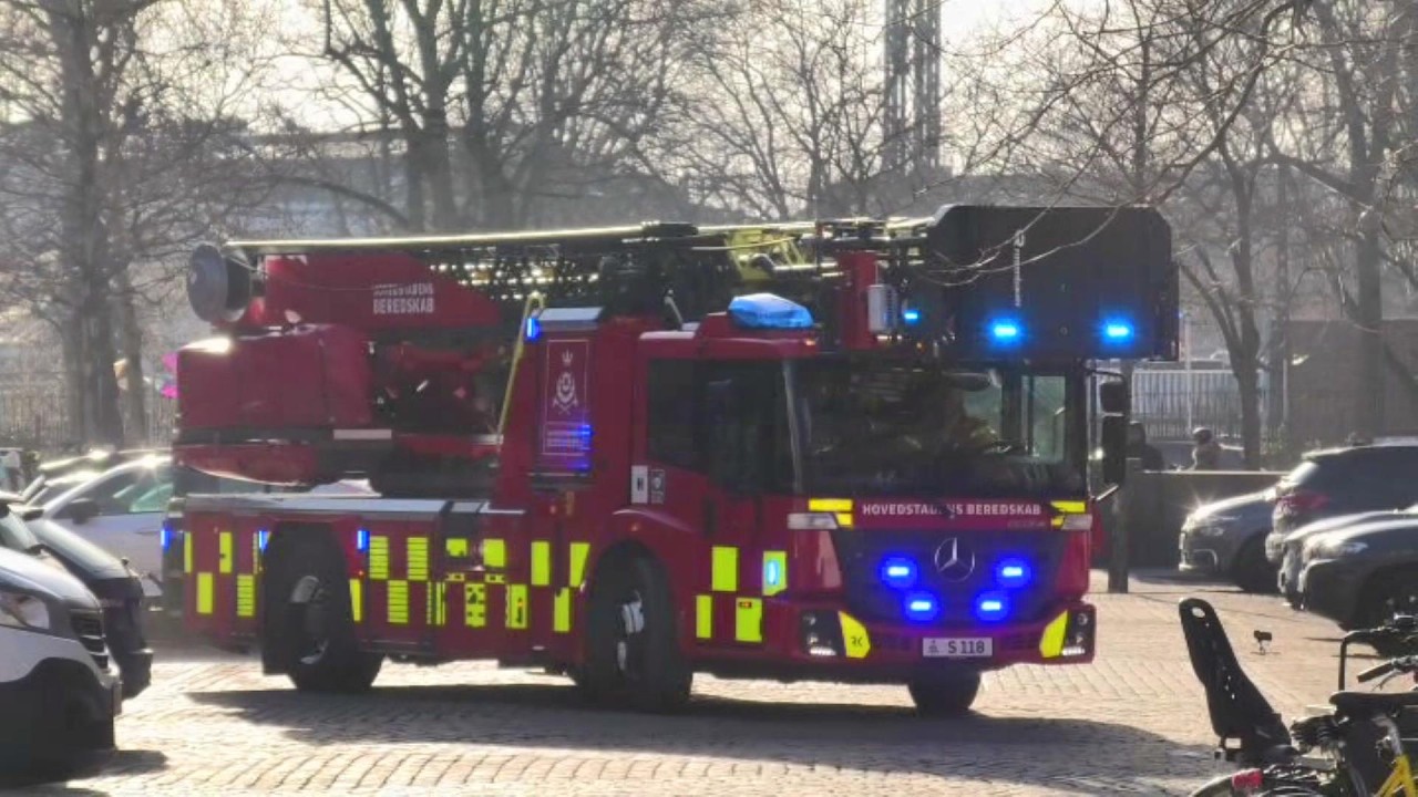 2 UDKALD + 3 POLITIBILER PÅ 12 MIN på hovedbrandstationen (R108+S118+FE14) hovedstadens beredskab