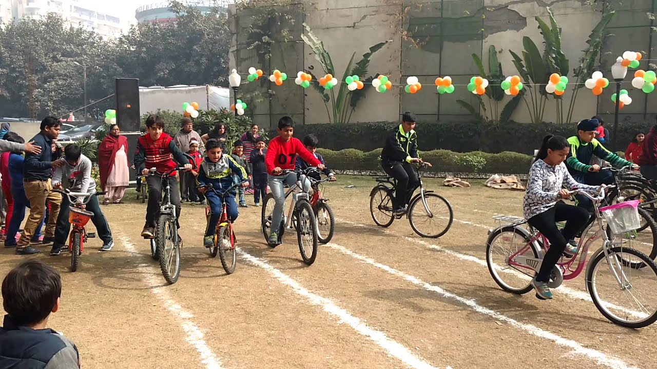 Slow cycling race - You have to be last to win