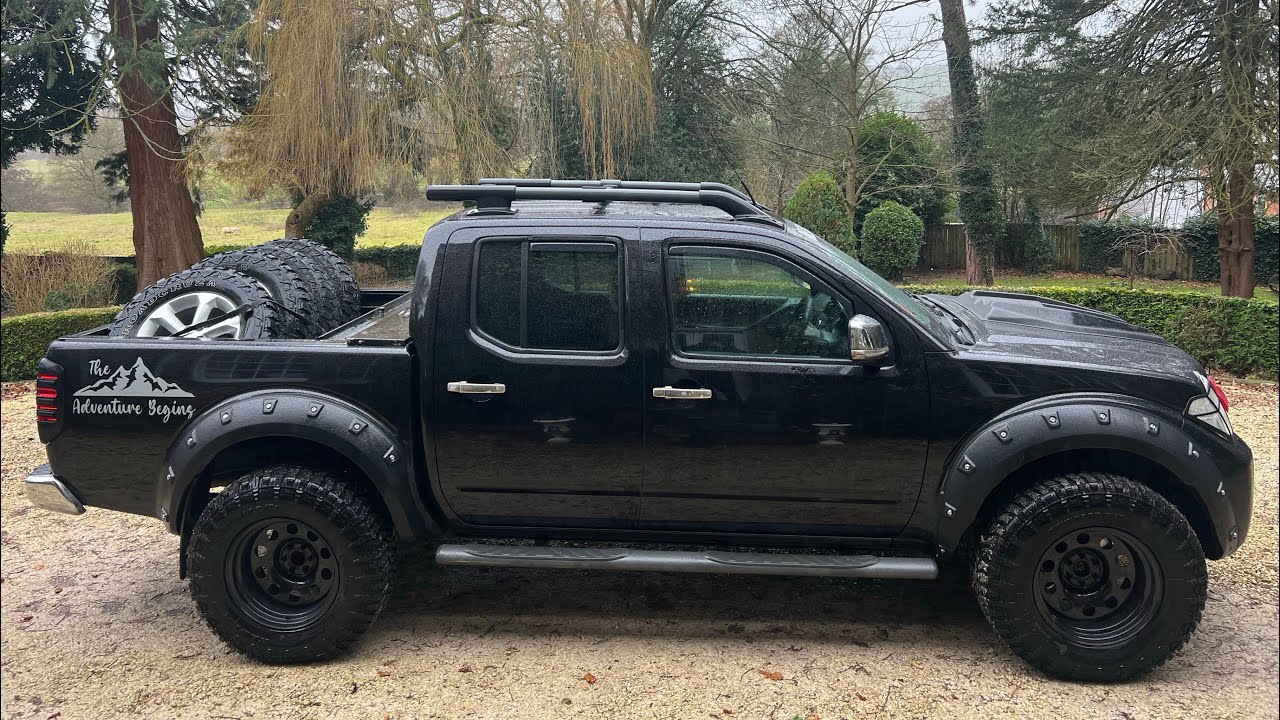 NISSAN NAVARA 2.5 dCi Tekna Pickup Double Cab 4dr Diesel Manual 4WD Euro 5 (190 ps) : SB12NNY