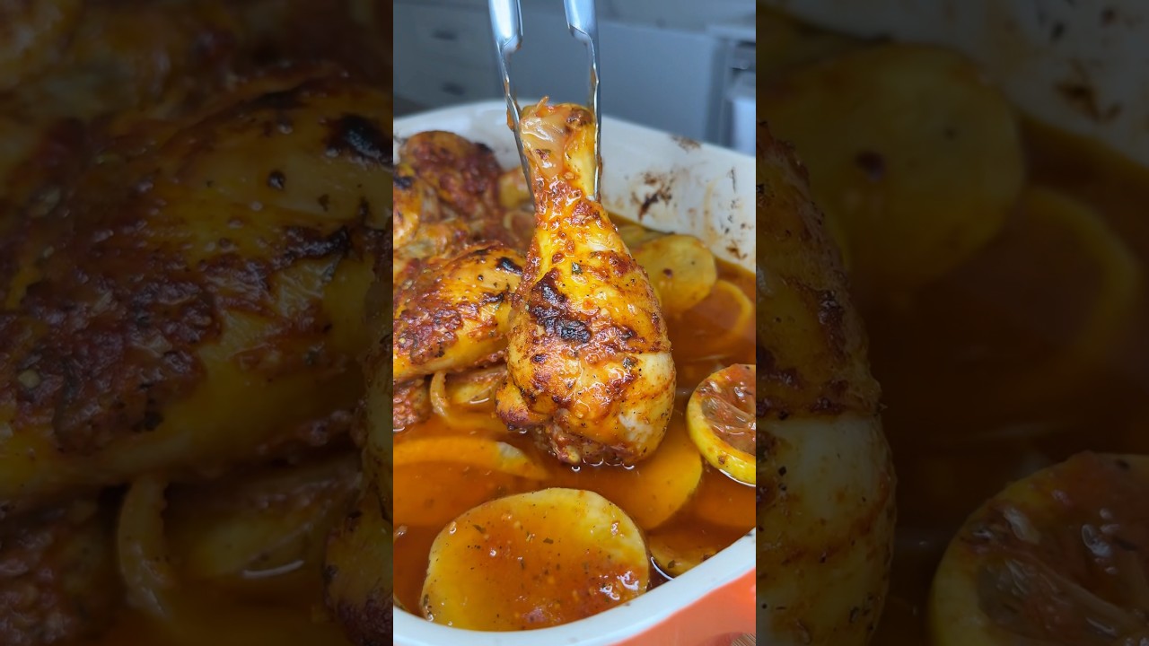 The BEST Roasted Chicken Legs & Potatoes you will ever make!! #chickenandpotatoes #easyrecipe