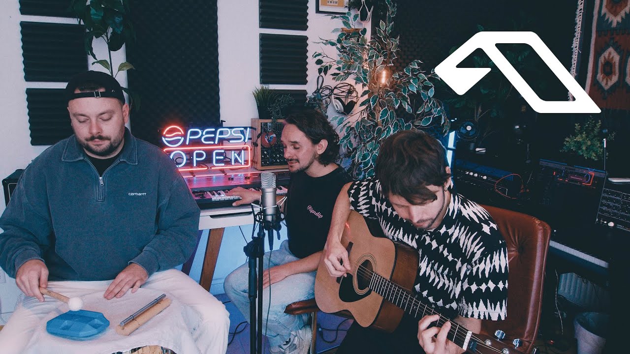 Alex Hoevelmann & Propellar - Haunted (Live Session)