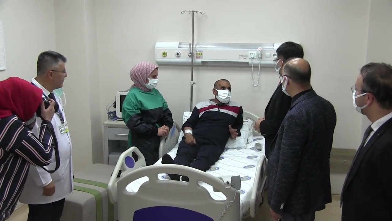 DİCLE ÜNİVERSİTESİ HASTANELERİ İLK ORGAN NAKLİ HASTASINI TABURCU ETTİ