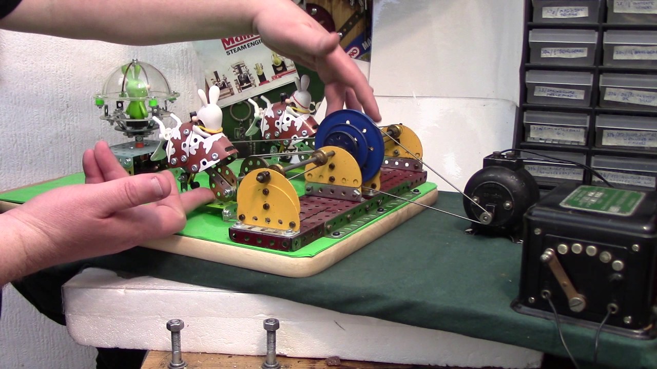 MECCANO T20 20V AC TRANSFORMER (1949) & MECCANO CRICKET BALL E020 20V ELECTRIC MOTOR (1950'S)