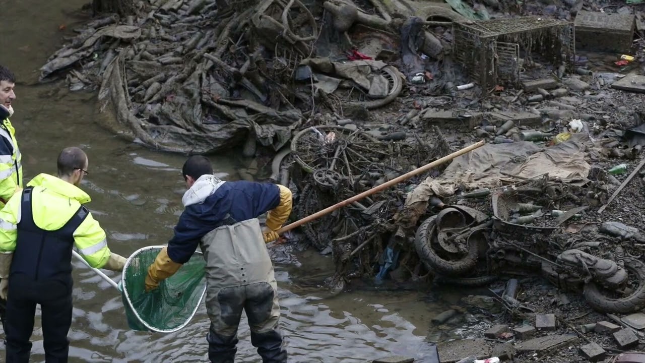 A Routine Clean-Up Of A Parisian Canal Left Some Interesting Discoveries!