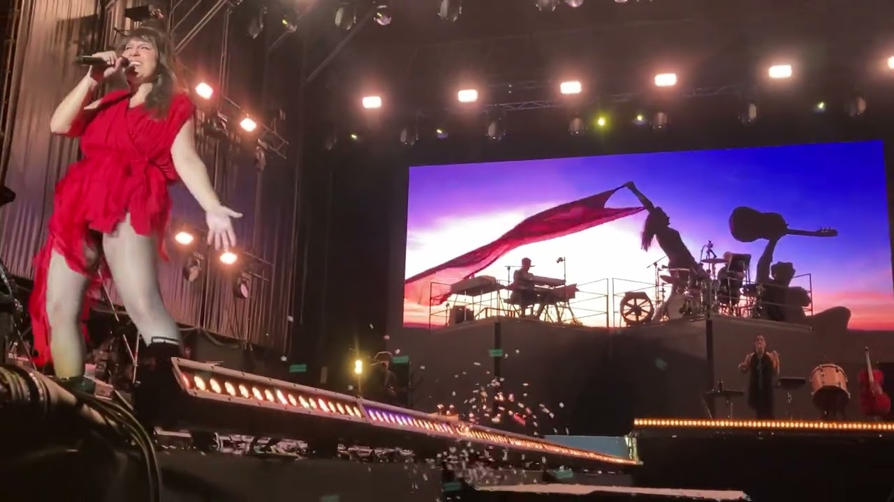 Amaral - Libre (Palacio de Deportes Carolina Marín, Huelva, 01/11/2025)