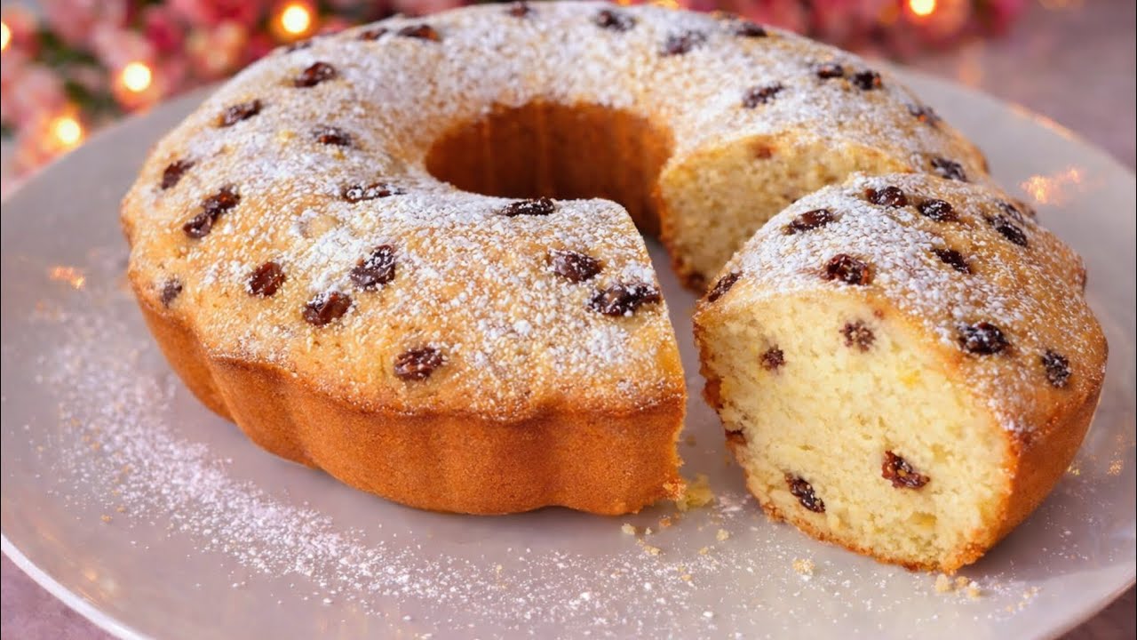 Easy 5-Minute New Year’s Cake 🎄 | Soft & Fluffy Christmas Cake That Melts in Your Mouth