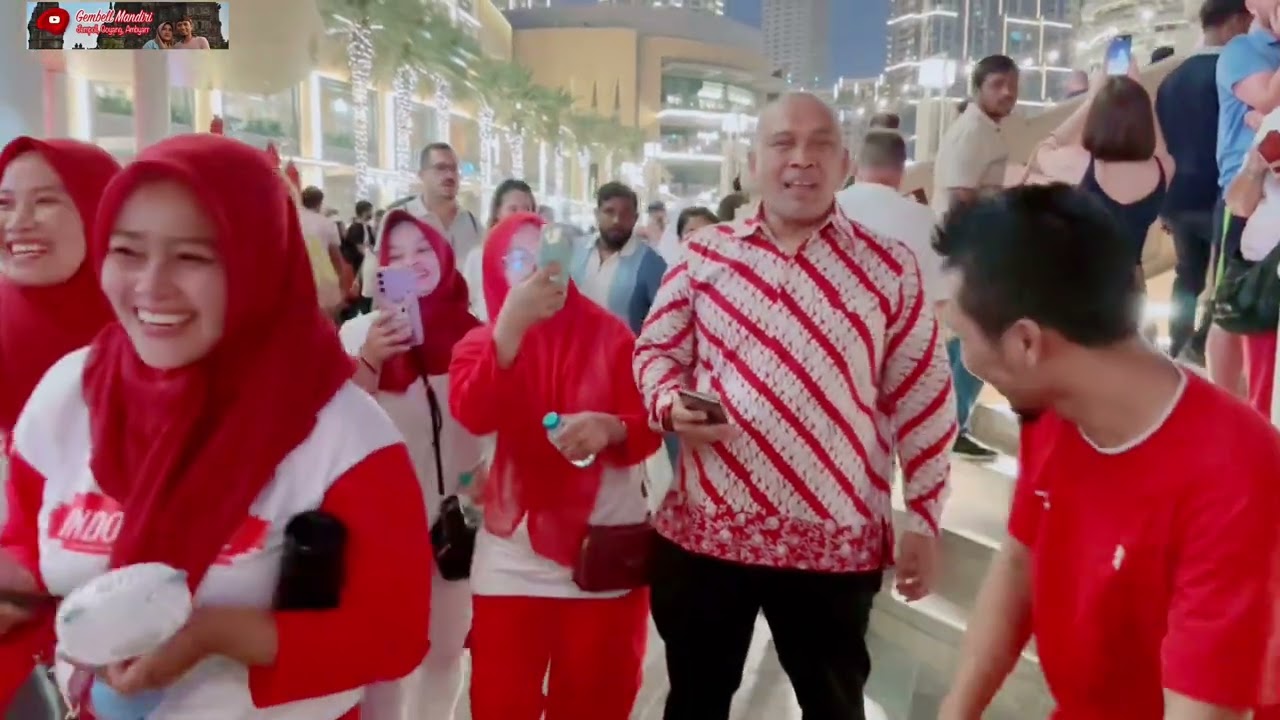 MERAH PUTIH BERKIBAR DI GEDUNG TERTINGGI DI DUNIA