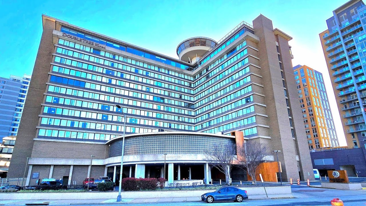 Отель DoubleTree Hilton Washington DC — Обзор Crystal City