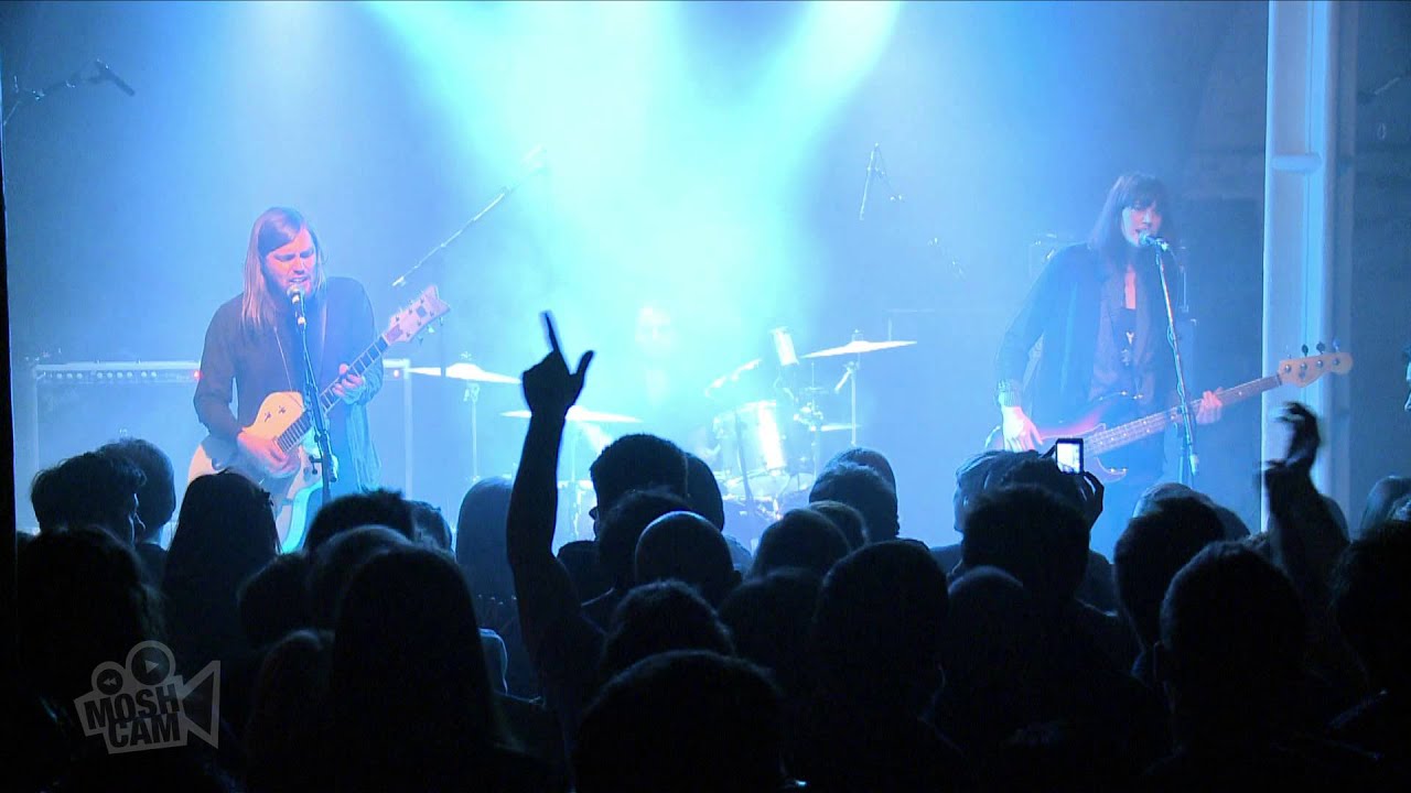 Band of Skulls - I Know What I Am (Live in London) | Moshcam