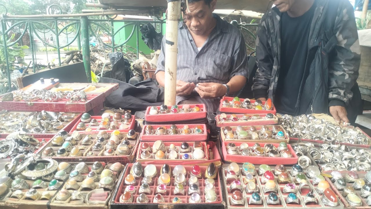 LAPAK BATU AKIK PAK DE KAMDI TANAH ABANG JAKARTA 