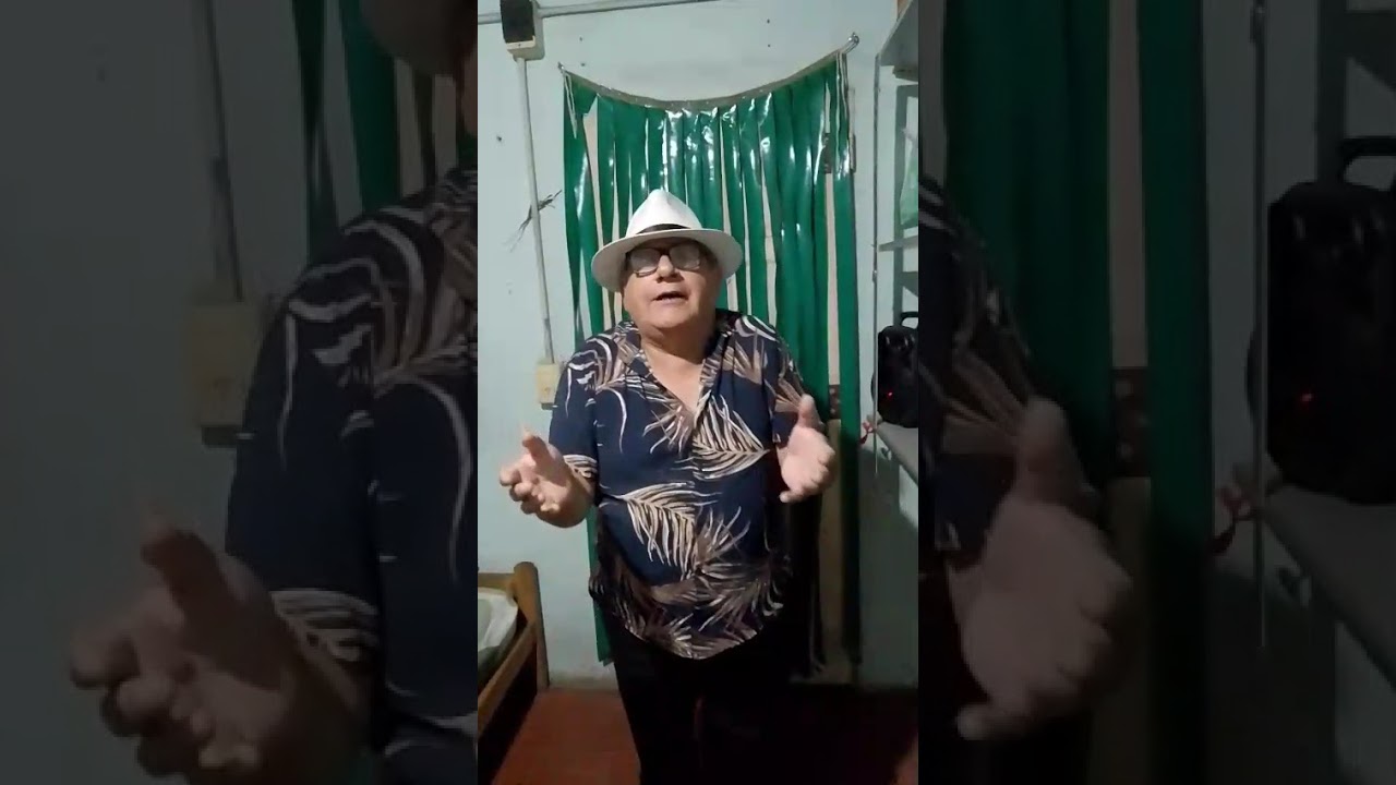 El viejo cantor enamorado le rinde un humilde homenaje a don Hernan Figueroa Reyes. 