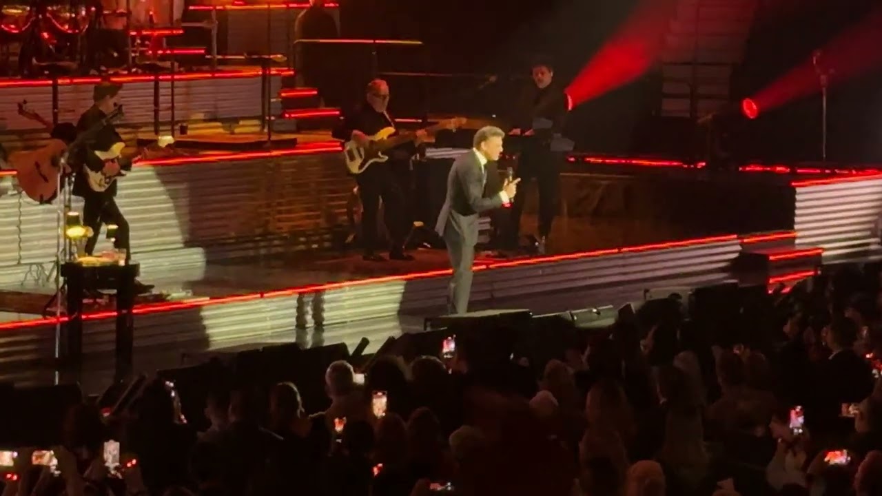 Luis Miguel - Fria Como El Viento (Live) - Chicago 2024