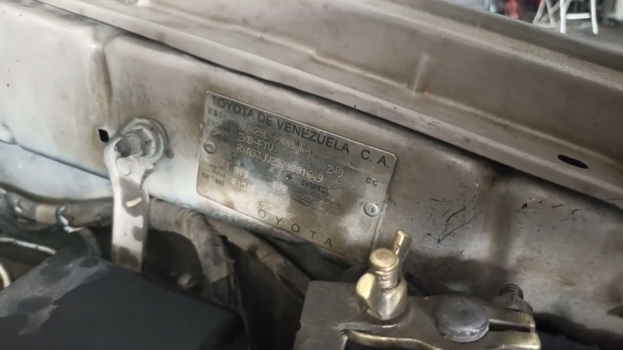 TOYOTA HILUX 2.5 DIÉSEL RUIDOS EN LA CULATA PARTE SUPERIOR MOTOR