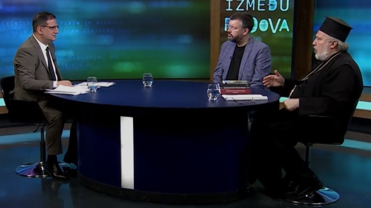 IZMEĐU REDOVA I Antić i Džomić o statusu Srba na KiM uz Zakon o strancima-novi kosovski ciklus I UNA
