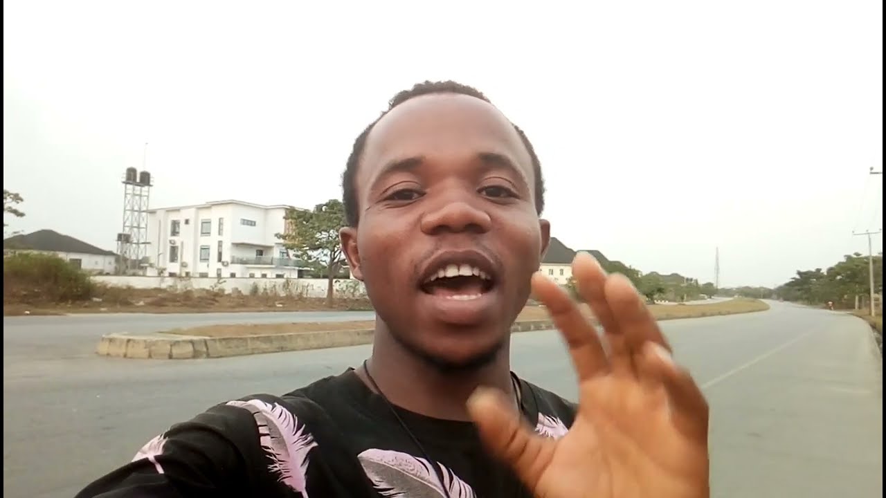 you won't believe this road is inside an Estate in Uyo.