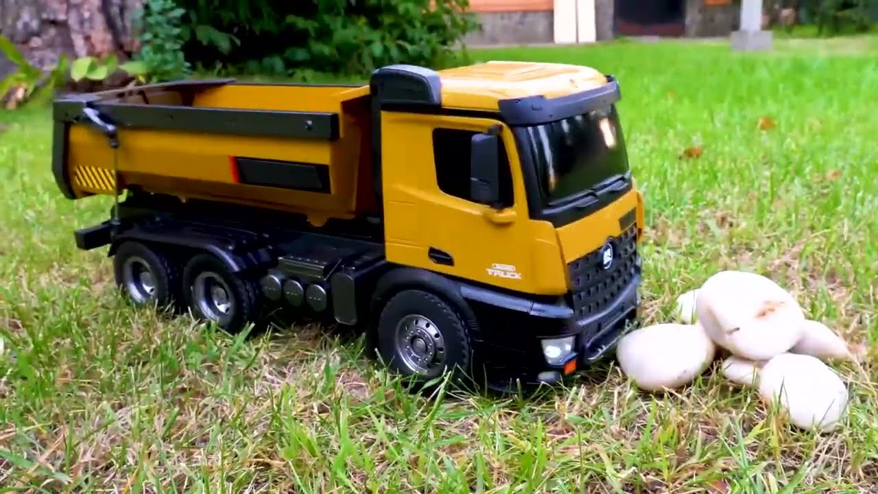 Auttaja-autot ja lasten autot - Lelurekat & lasten videot - Lelukaivuri ja hinausauto