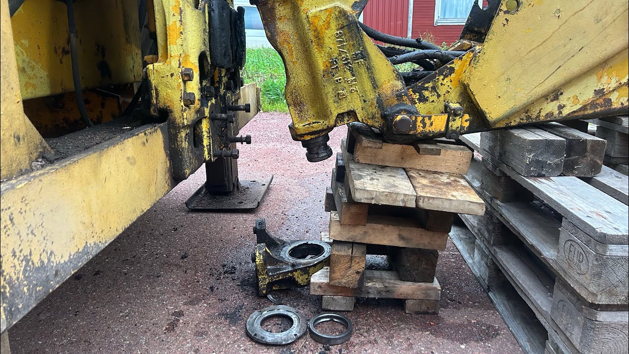 Can I put Back The Digger On The Tractor By My Self?