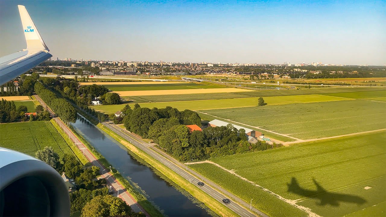 Landing at Schiphol Amsterdam Airport on KLM B737-800