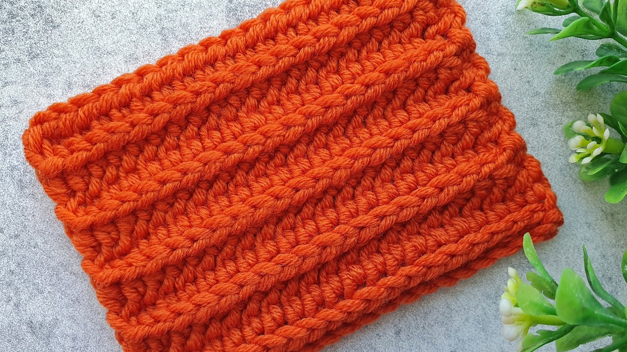 I love that stitch! It's very easy and very pretty. Crochet