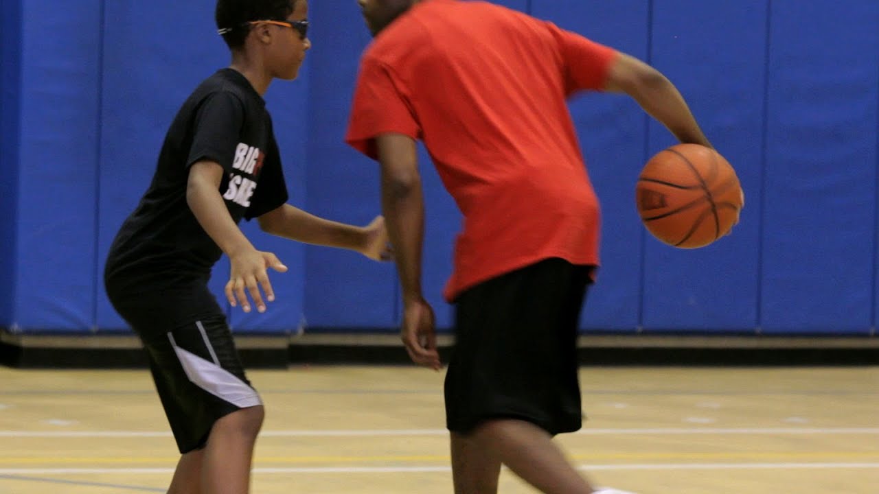 How to Throw a Behind-the-Back Pass | Basketball Moves