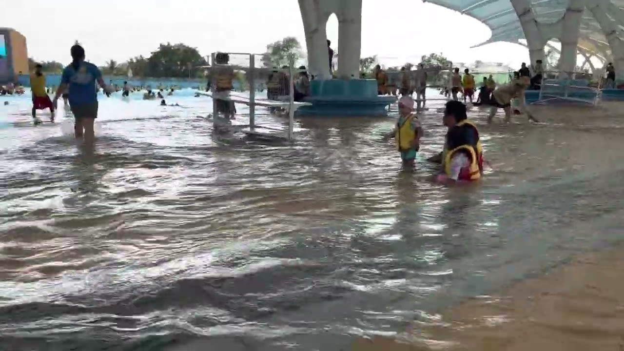 Sóng thần nhân tạo 4m ở Amazing Bay