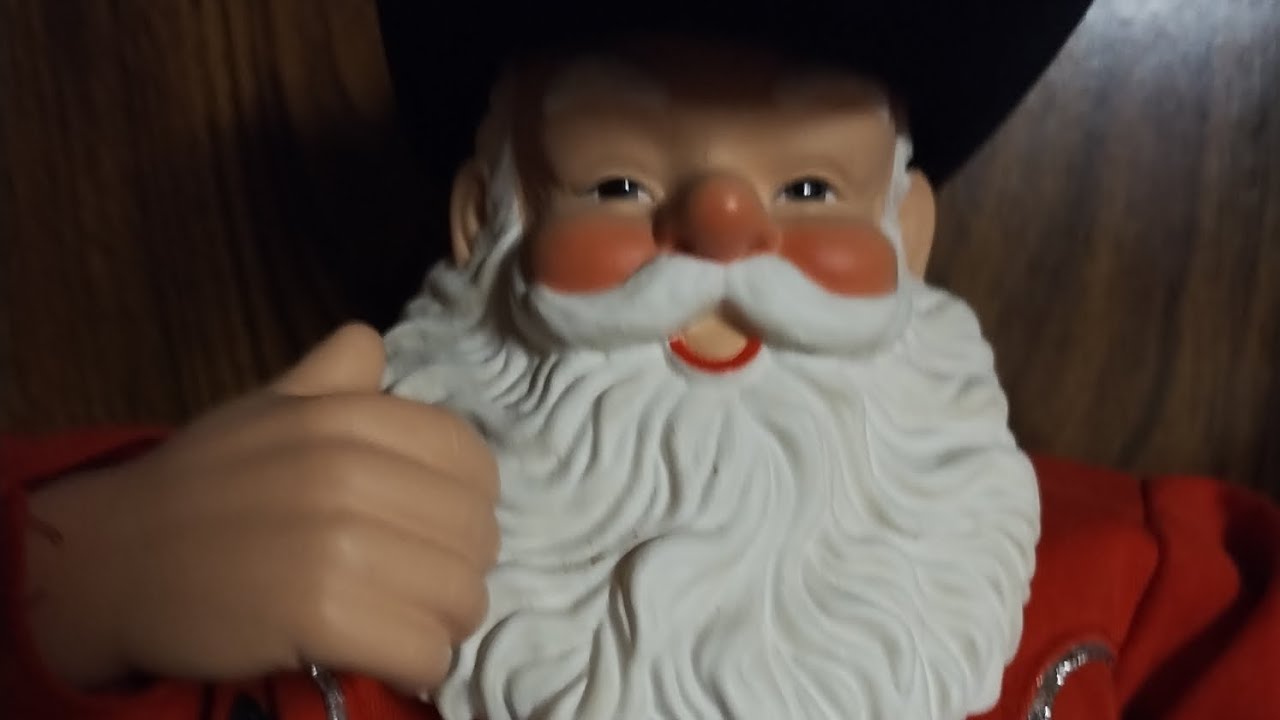my singing dancing animated Santa collection