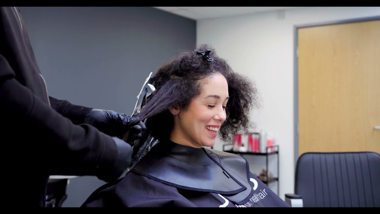 How to multi tonal highlights in very curly hair