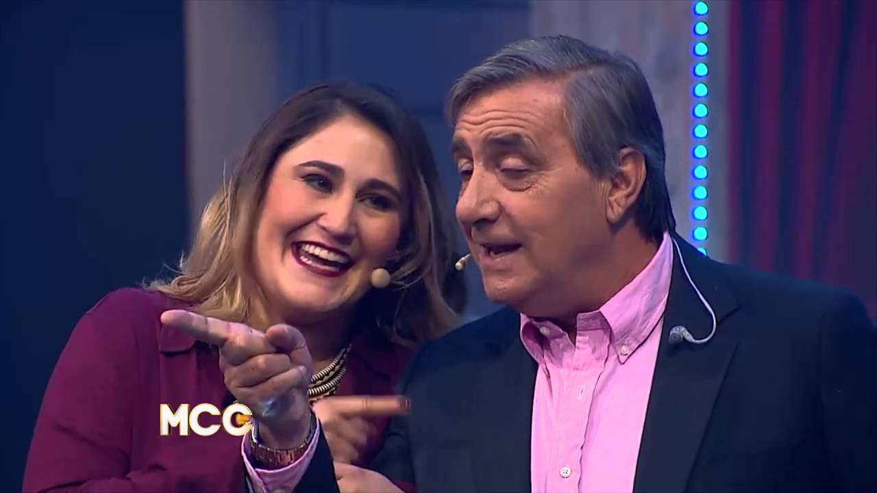 Belén y Toto viajan en metro - Morandé con Compañía 2016
