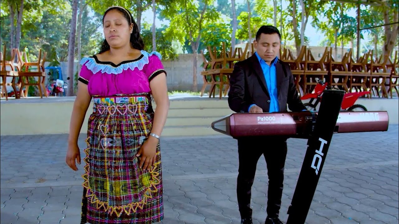 Solista Isabela Pu Tojin A Un Poderoso Dios servimos Vol.3 