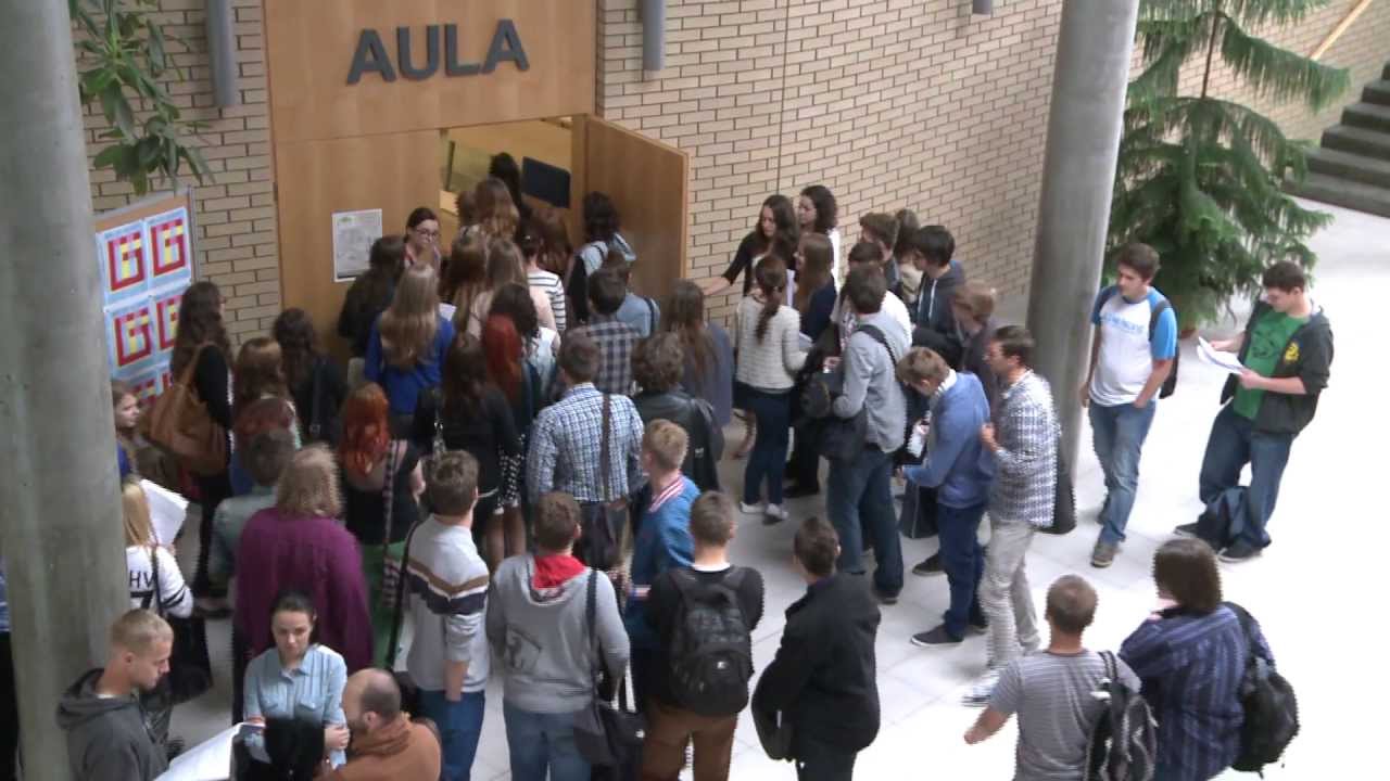Dziekan zaprasza na studia na Wydziale Nauk Politycznych i Dziennikarstwa UAM